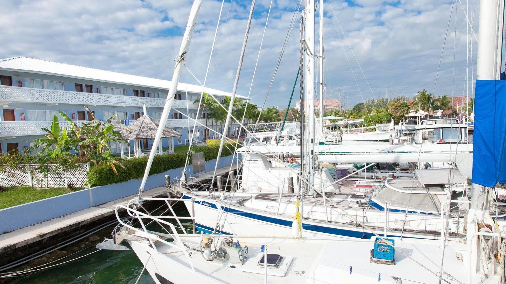 Flamingo Bay Hotel & Marina Freeport Exterior foto